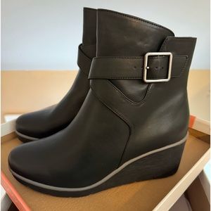 Naturalizer SOUL Black wedge heel boots size 9 1/2.